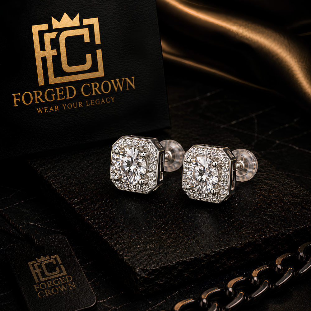 Close‑up of precision‑cut moissanite center stone surrounded by rose‑heart design